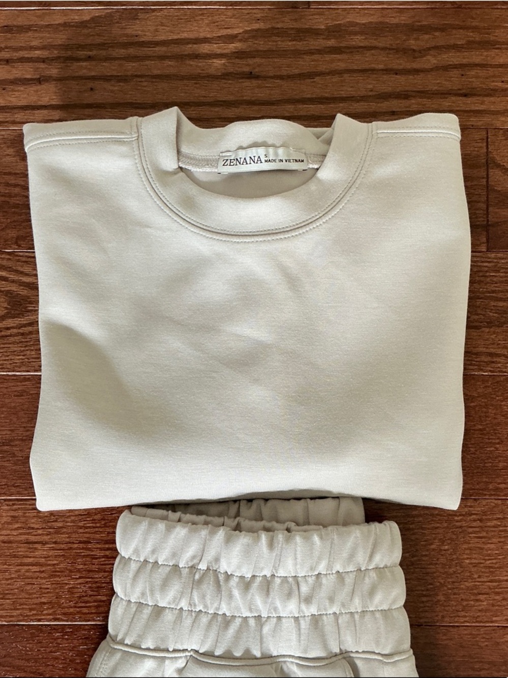 Zenana Outfitters 2 Piece Cream Crewneck Sweatshirt and Shorts - Picture 8 of 8